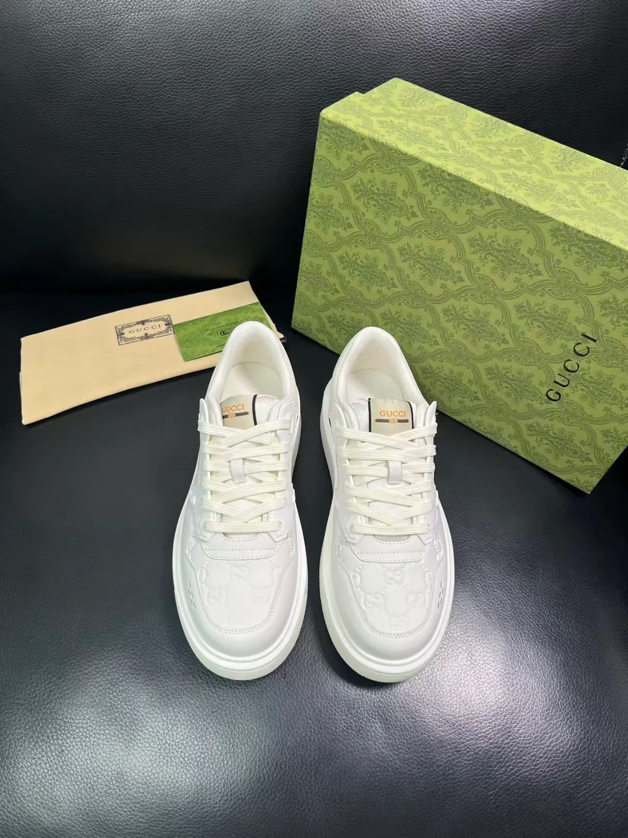 P460 new men's shoes GUCCI [Lightning] latest shoes are shipped. Original quality, fashionable, made of special materials, lining and mesh, brand new packaging. The foot feels super comfortable and the workmanship is impeccable Code number: 38-45 No. 058